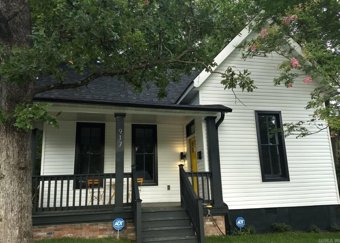 Foto principal - 917 S Elm St