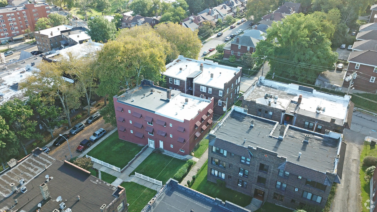 Primary Photo - 5858 Alderson Street