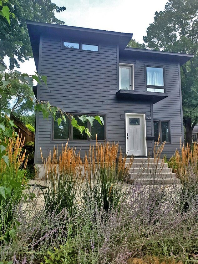 Foto del edificio - 4 br, 4 bath House - 720 E Minnehaha Parkway