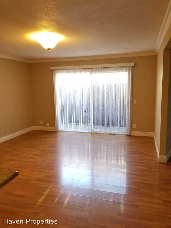 Foto del edificio - 4966 Summerwood Cir