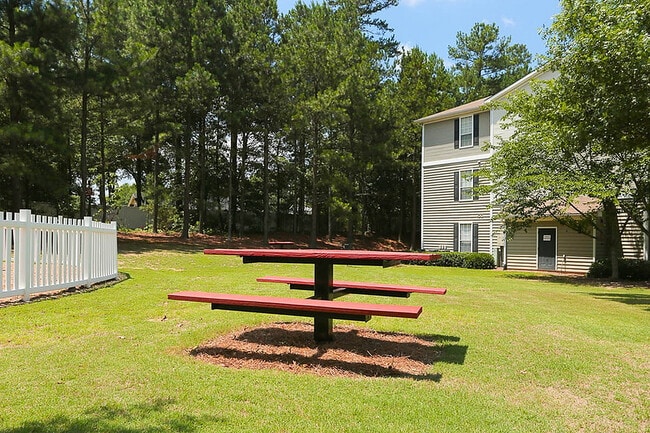 Beneficios y comodidades en Lake St James Apartments - Lake St. James