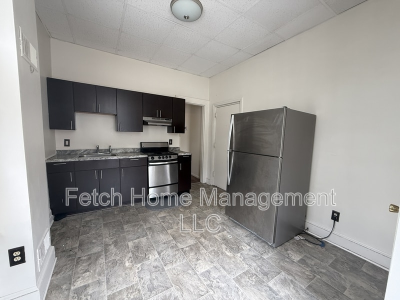 Primary Photo - 202 E King St