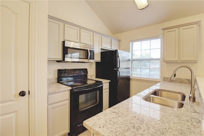 Building Photo - 767 W Sandy Beach Ln
