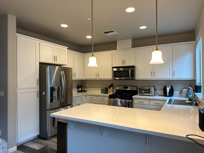 Cocina - 2460 Ben Ali Way