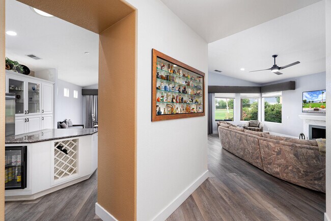 Building Photo - 29581 W Laguna Dr