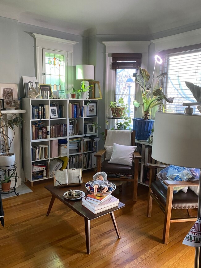 Livingroom - 64 Powell Av