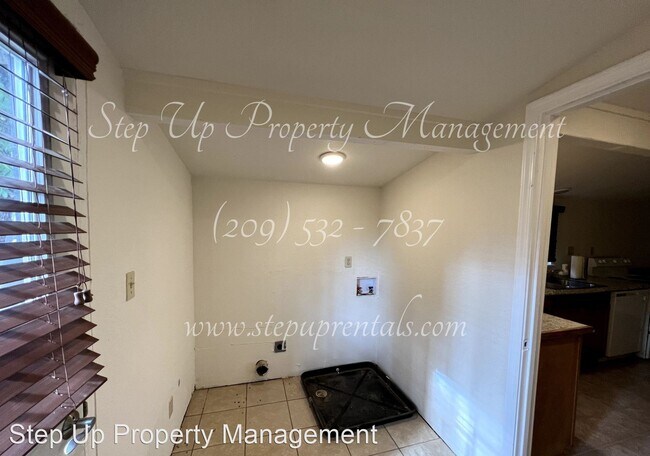 Building Photo - 3 br, 1.5 bath House - 20316 S Sunshine