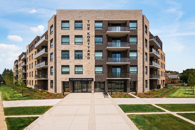 Photo du bâtiment - The Kortyard Apartments