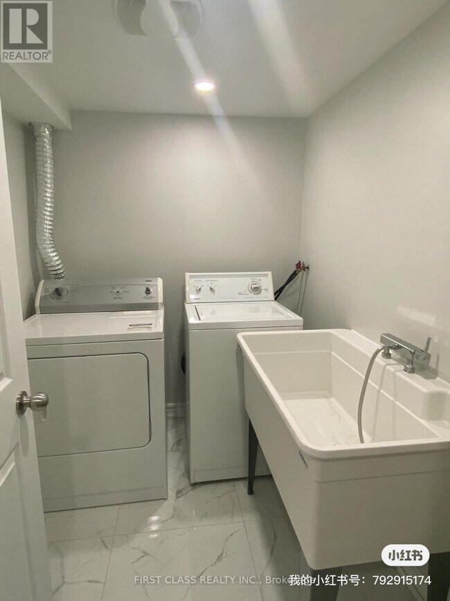 Photo du bâtiment - 9 Upton Crescent