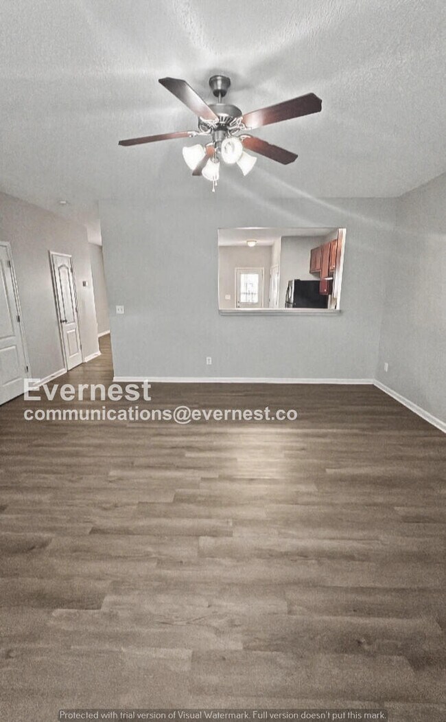 Foto del edificio - 3 Bed, 2.5 Bath Home with Modern Comforts / Pet-Friendly / Available Now!