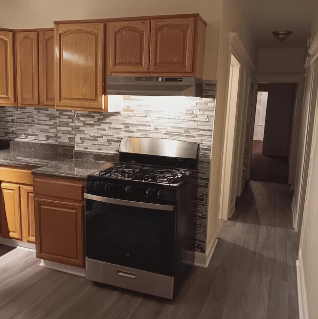 Kitchen with New Stove - 324 Hawthorne Ave
