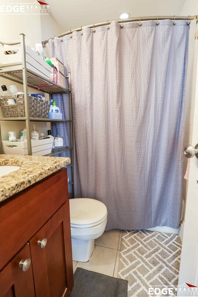 Building Photo - 81 Surrey St