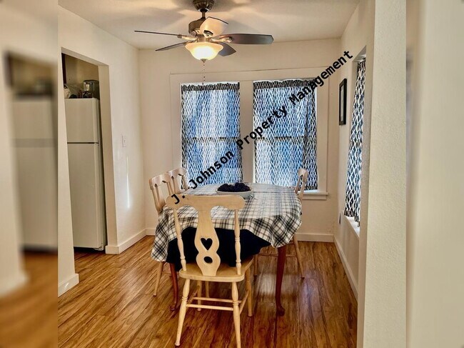 Foto del edificio - 1 bed 1 bath MOVE IN READY
