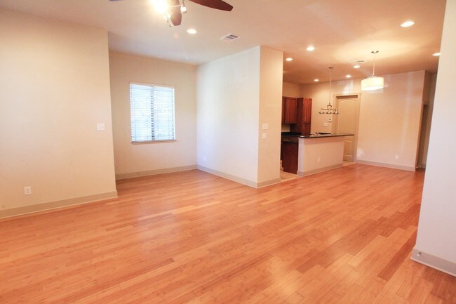 Foto del edificio - 1803 E 18th St
