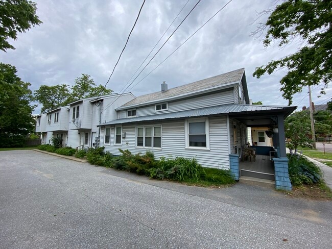Building Photo - 237 Elmwood Ave