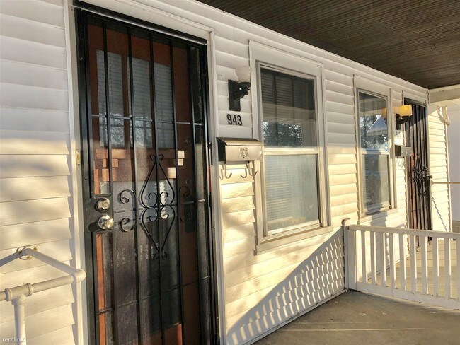 Building Photo - 1 br, 1 bath Duplex - 943 N Drexel Ave