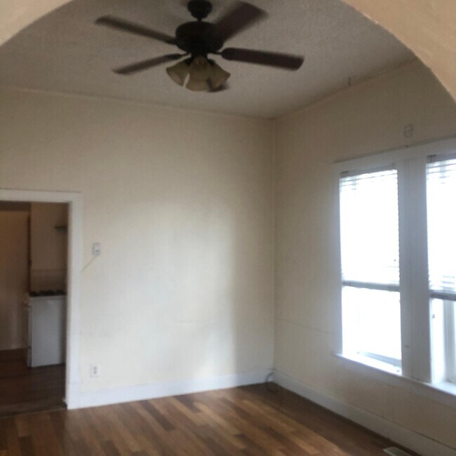 Foto del edificio - 618 W 200 N