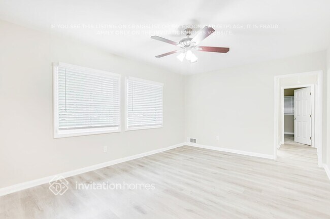 Foto del edificio - 2716 Lancaster Dr