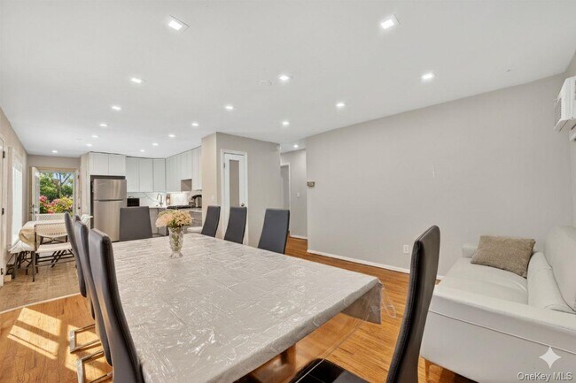 Foto del edificio - 11 Edward Ave