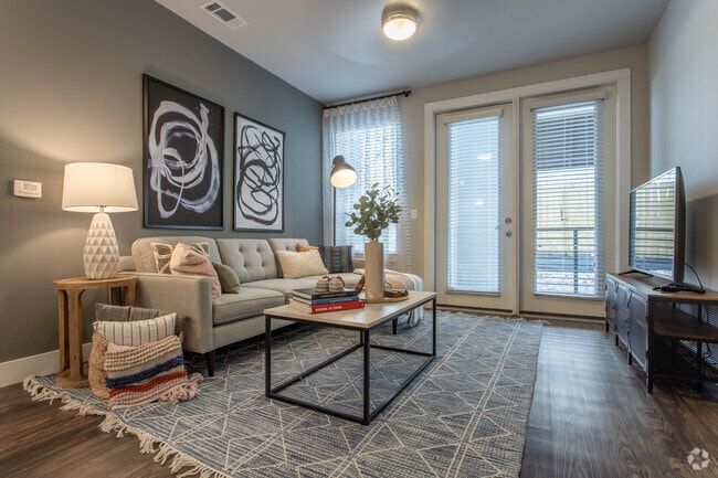 2 BR, 2 BA - 915 SF - Caprock Crossing