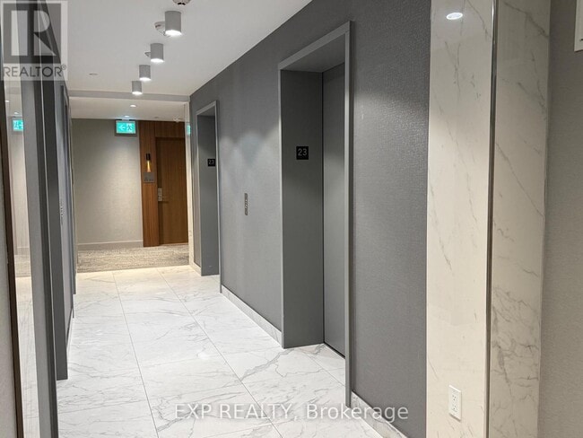 Photo du bâtiment - 1928 Lake Shore Blvd W