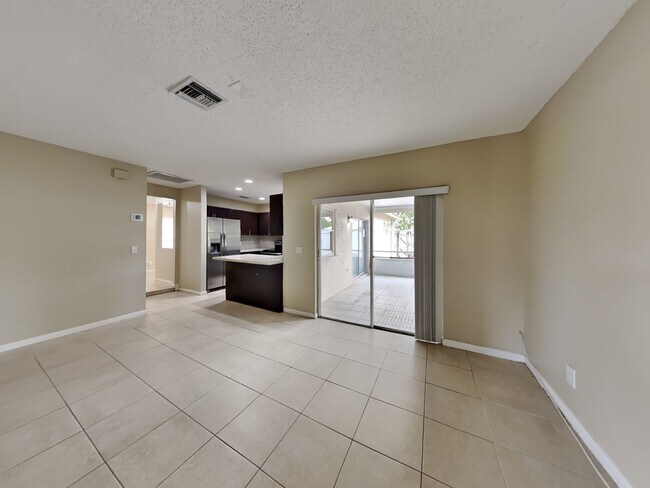 Foto del edificio - 122 Mayorca Ct