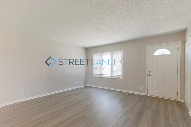 Foto del edificio - SIGN LEASE BY 2/28 AND GET $250 OFF FIRST ...