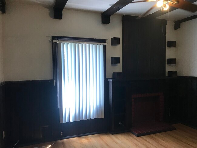 room - 1430 W 27th St
