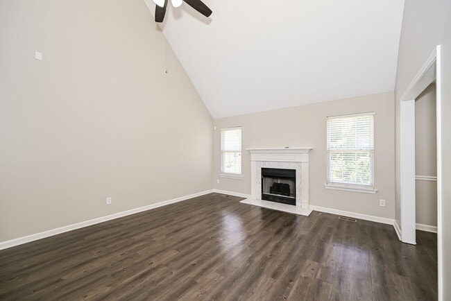 Building Photo - 1594 Laurel Ledge Dr