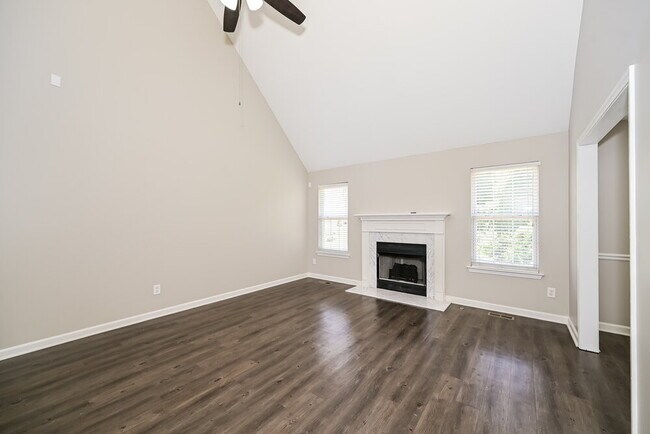 Foto del edificio - 1594 Laurel Ledge Dr