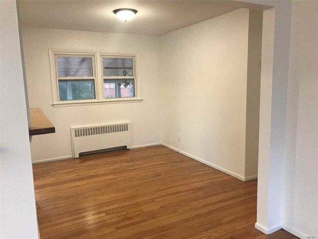 Building Photo - 171 Broadway