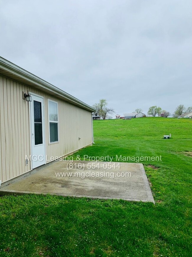 Building Photo - 105-107 Golfview Dr