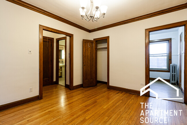 Building Photo - 3158 N Linder Ave