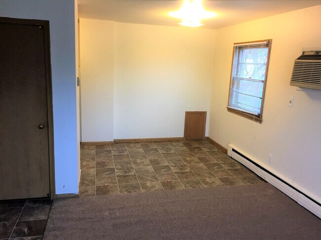 Building Photo - 4050 4th St NE