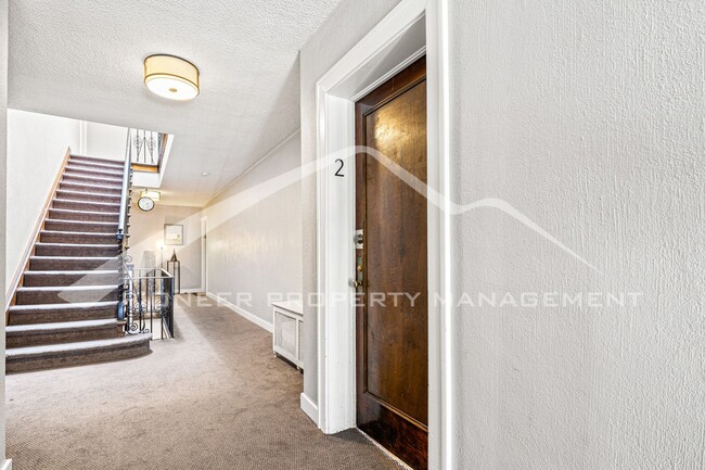 Foto del edificio - Spacious Condo with Office!
