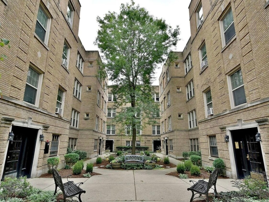 Foto principal - 217 A Washington Blvd