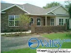 Building Photo - 65 Valley Way Cir SE