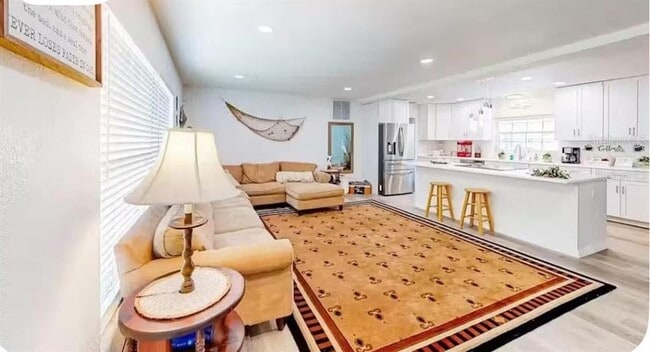 Building Photo - 2760 Kumquat Dr