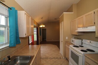 Building Photo - 3613 Christie Dr