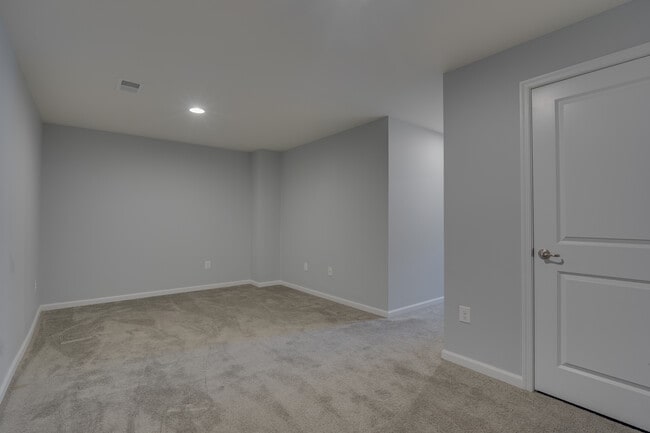 Building Photo - 84 Norwood Dr