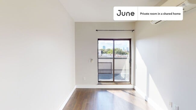 Foto del edificio - Room in Shared 4 bed/2 bath home