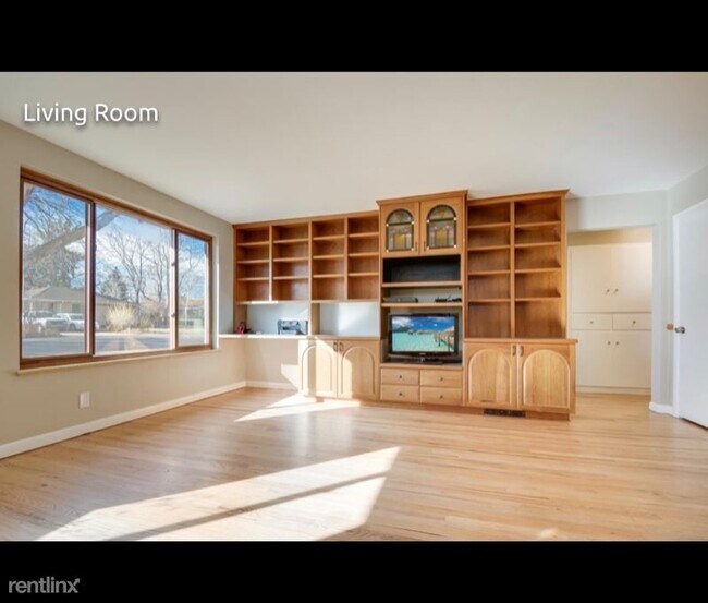 Foto del edificio - 3 br, 1 bath House - 1860 Upham St