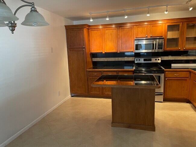 Building Photo - 4528 SW 54th St
