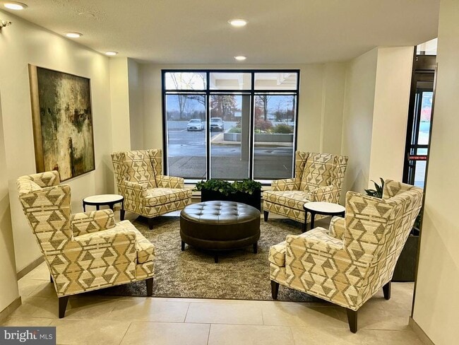 Foto del edificio - 1808 Old Meadow Rd