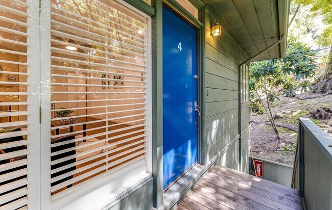 Building Photo - 2704 Le Conte Ave