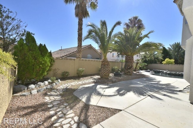 Building Photo - 2408 Twin Flower Cir