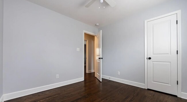 Building Photo - 6725 Castlegate Dr