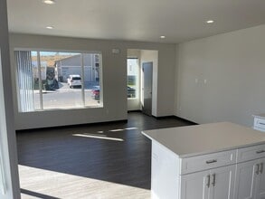 Building Photo - 1005 Greenfield Dr
