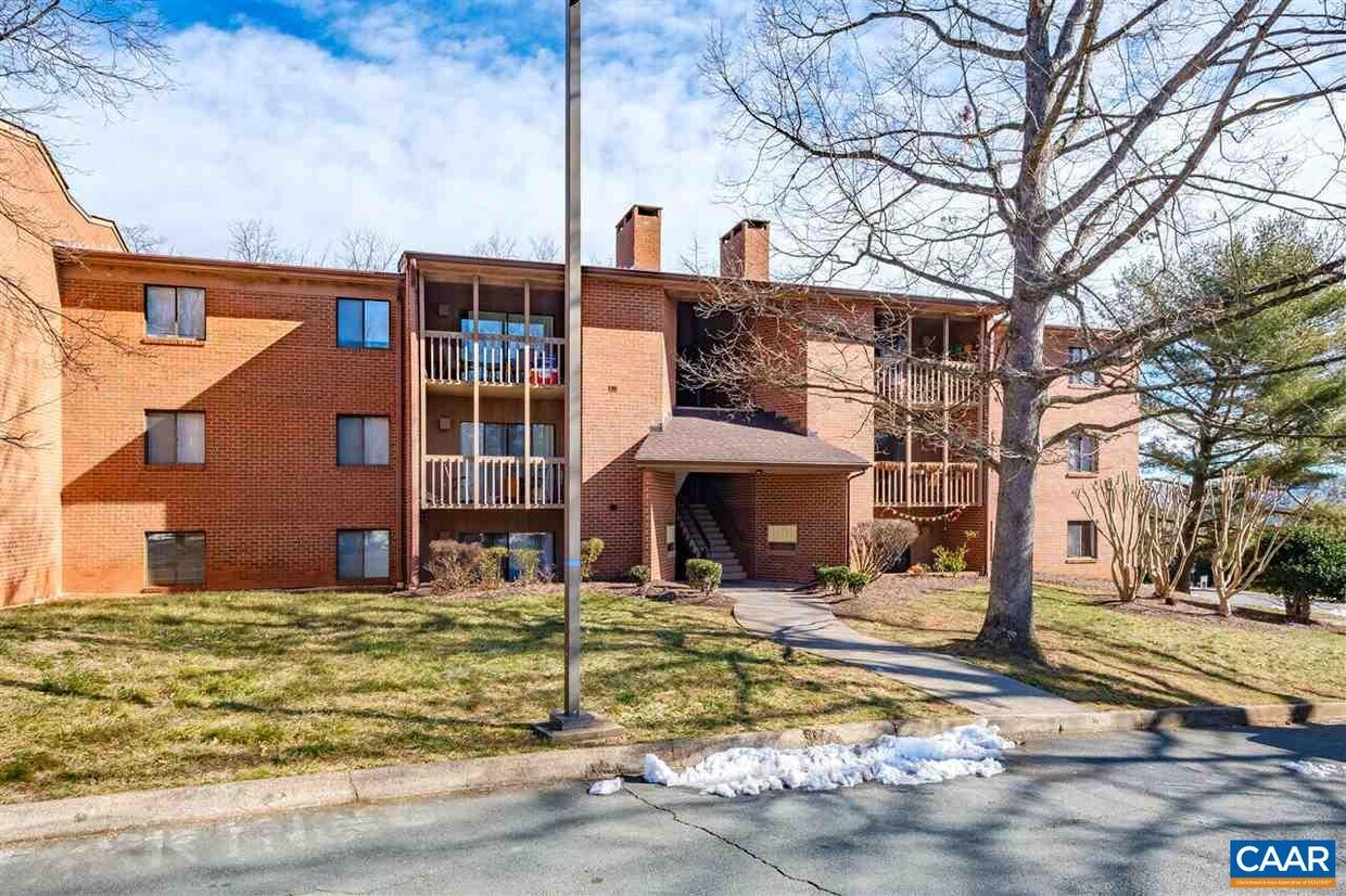 Primary Photo - 127 Turtle Creek Rd