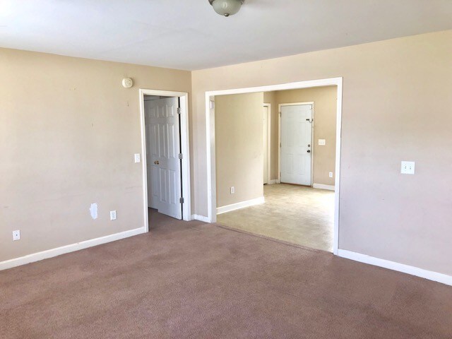 Building Photo - 832 E Ventura Ct